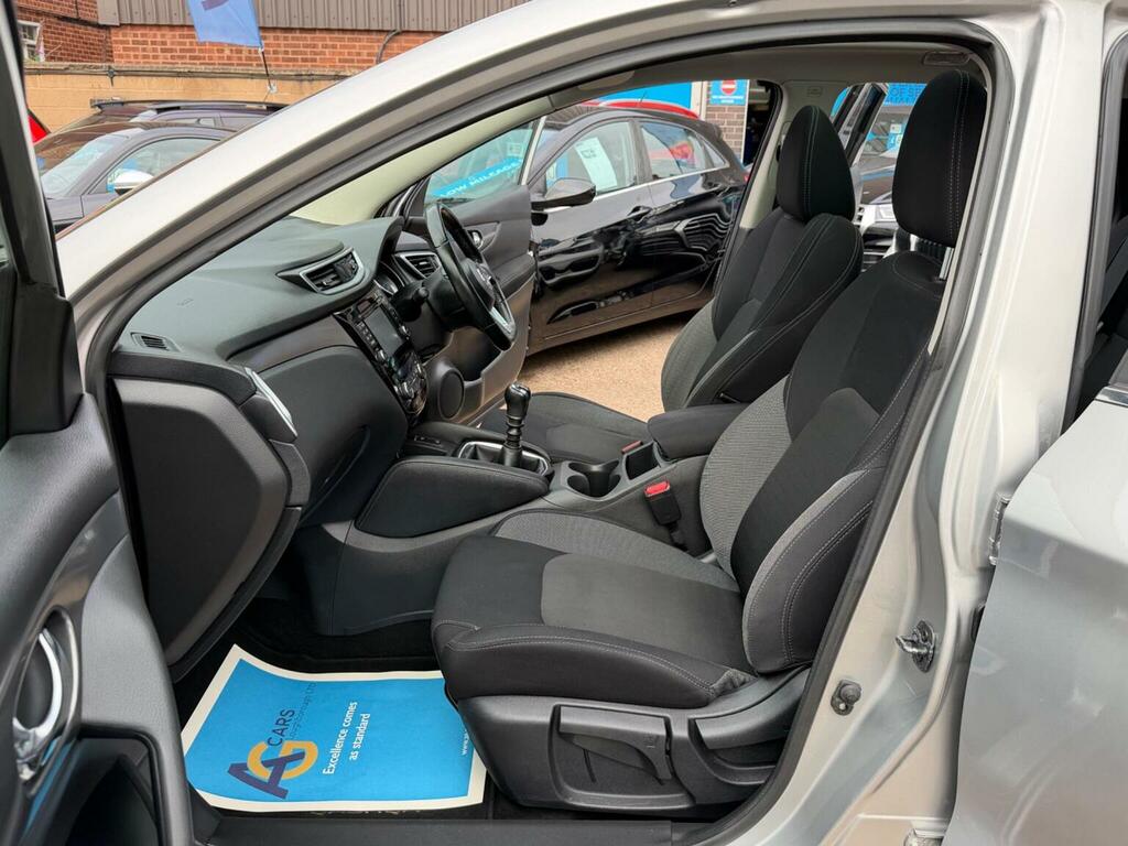 Nissan Qashqai Suv 1.2 Dig-t N-connecta Euro 6 Ss 201818 YE18LBY Silver #4