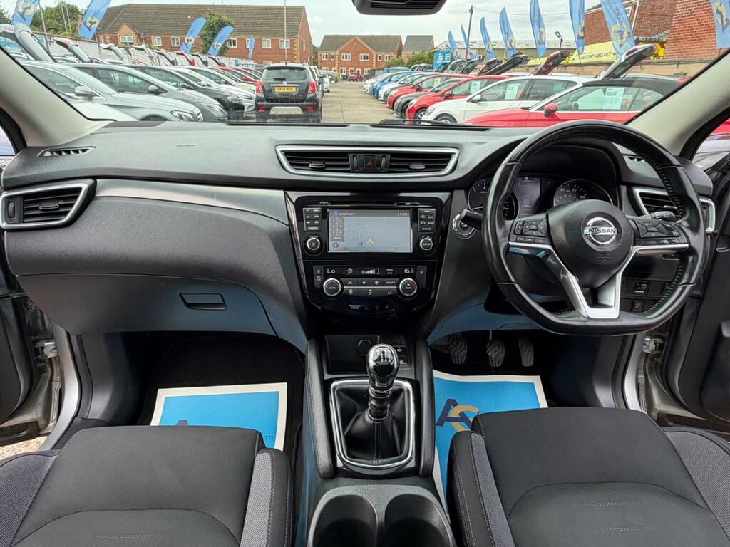 Nissan Qashqai Suv 1.2 Dig-t N-connecta Euro 6 Ss 201818 YE18LBY Silver #2