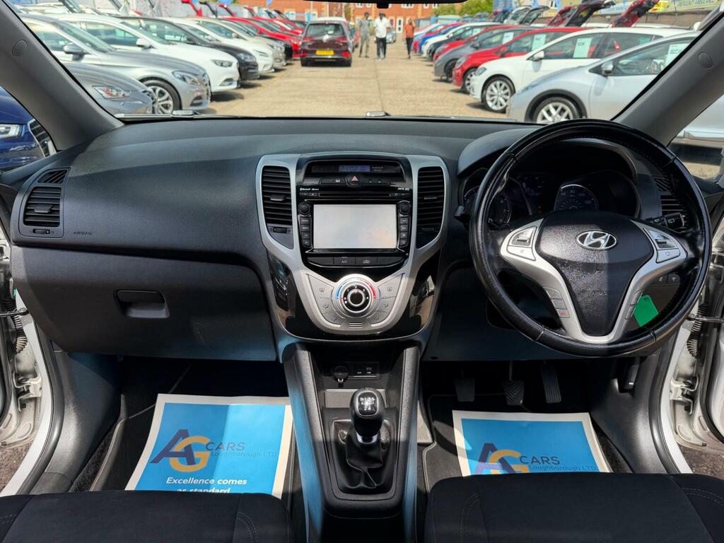 Hyundai Ix20 1.4 Blue Drive Premium Nav Euro 6 Ss Silver #2