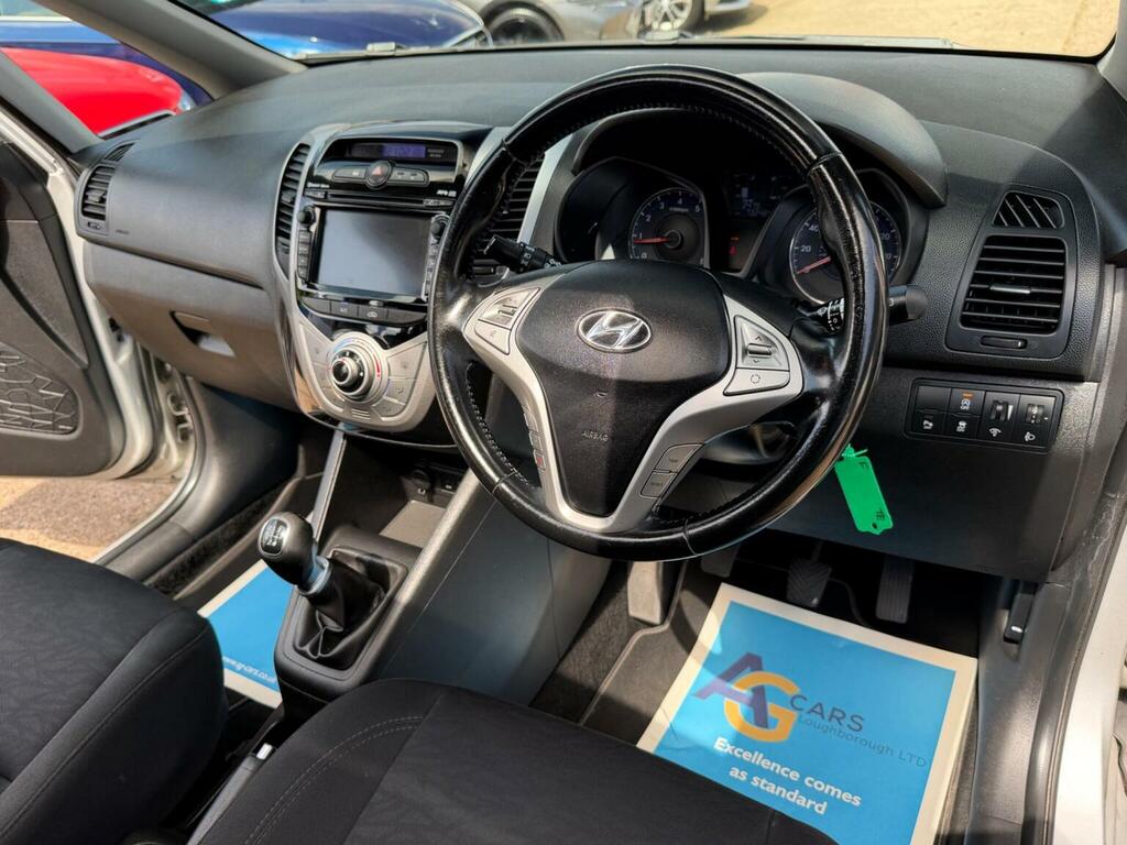 Hyundai Ix20 1.4 Blue Drive Premium Nav Euro 6 Ss Silver #3