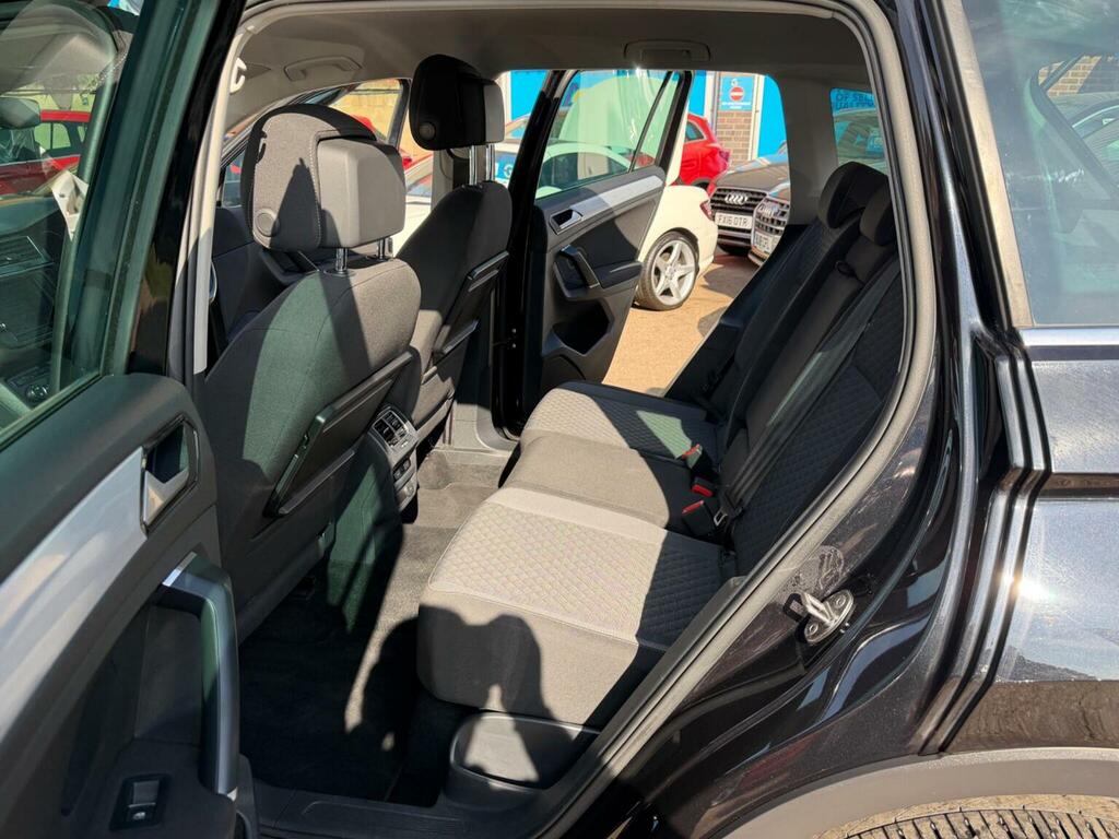Volkswagen Tiguan 2.0 Tdi Bluemotion Tech Se Navigation Dsg 4Motion Black #5