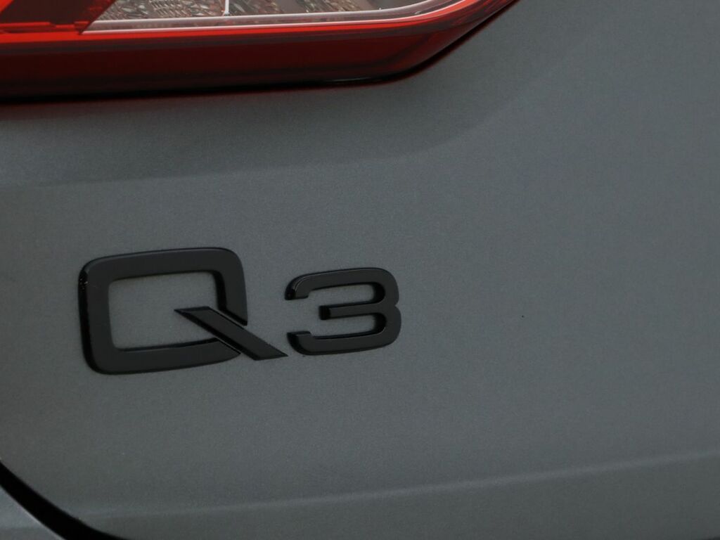 Audi Q3 1.5 Tfsi Cod 35 Sport Suv S Tronic Euro Black #21