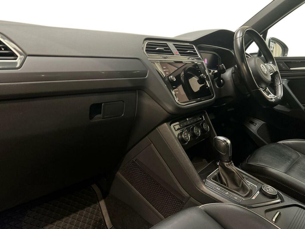 Volkswagen Tiguan 1.5 Tsi Evo 150 R-line Tech Dsg White #2