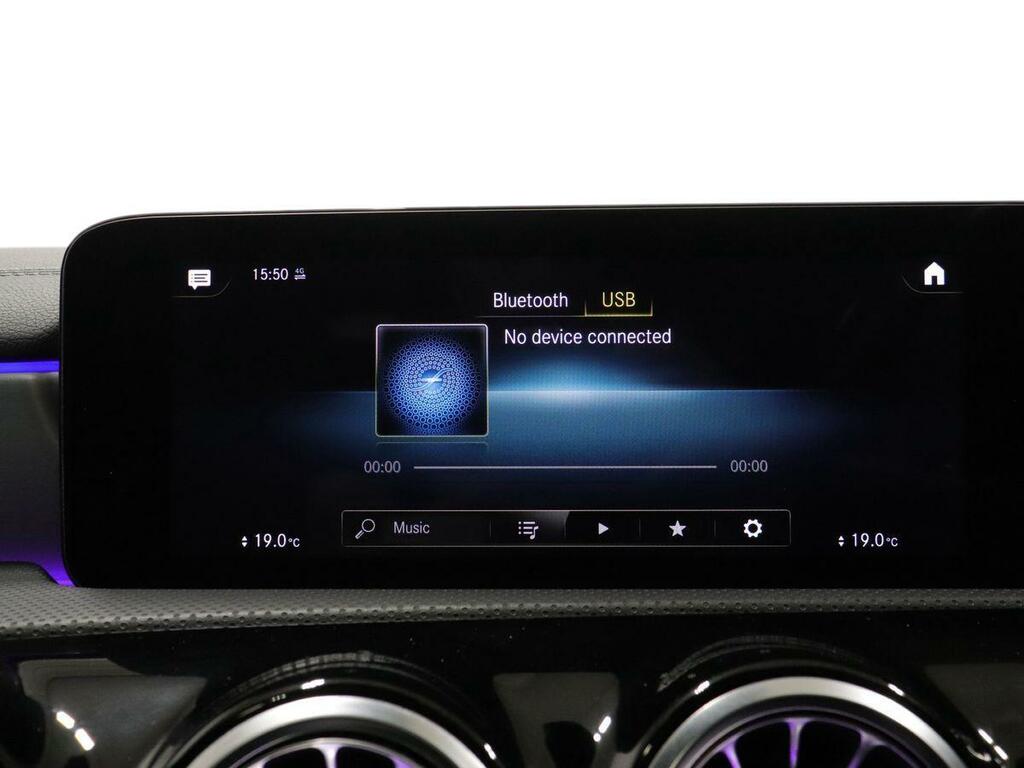 Mercedes-Benz CLA Class Estate 1.3 Cla180 Amg Line Shooting Brake 7G-dct E White #17