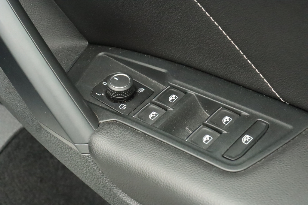 Volkswagen Tiguan 1.4L R-line Blue #29