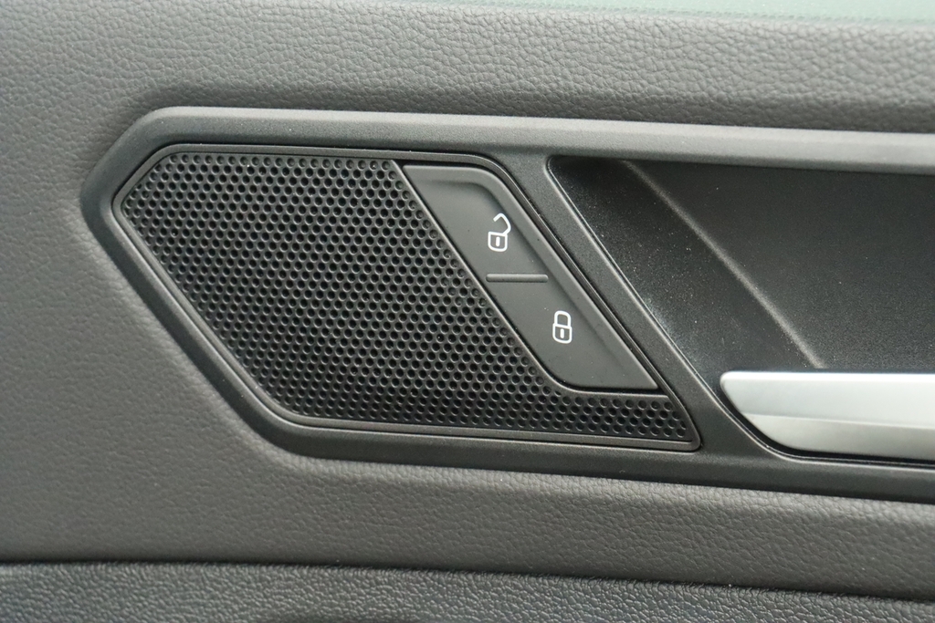 Volkswagen Tiguan 1.4L R-line Blue #30