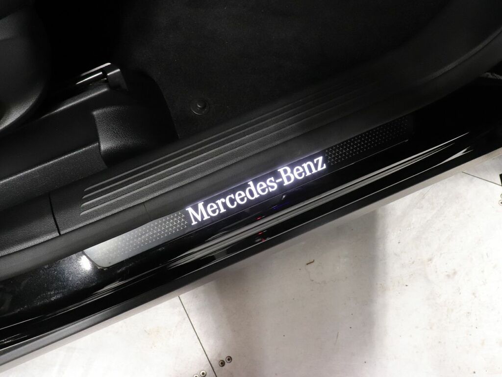 Mercedes-Benz GLA Class 180 Amg Line Premium Suv 7G-dct Euro Black #29