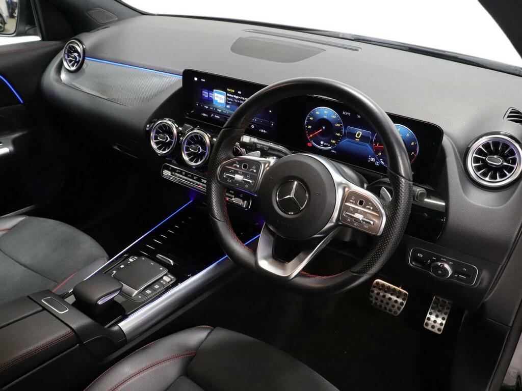 Mercedes-Benz GLA Class 180 Amg Line Premium Suv 7G-dct Euro Black #14