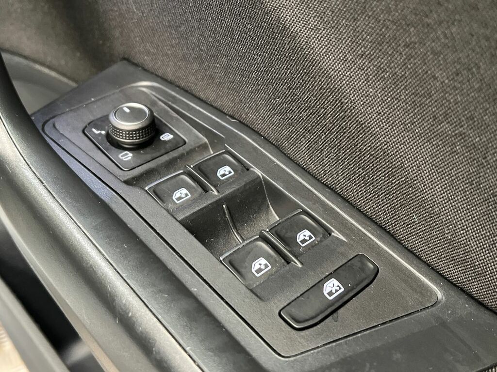 Volkswagen T-Roc Active Grey #30