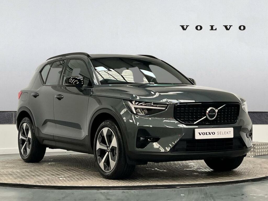 Volvo XC40 2.0 B3p Plus Dark Blue #1