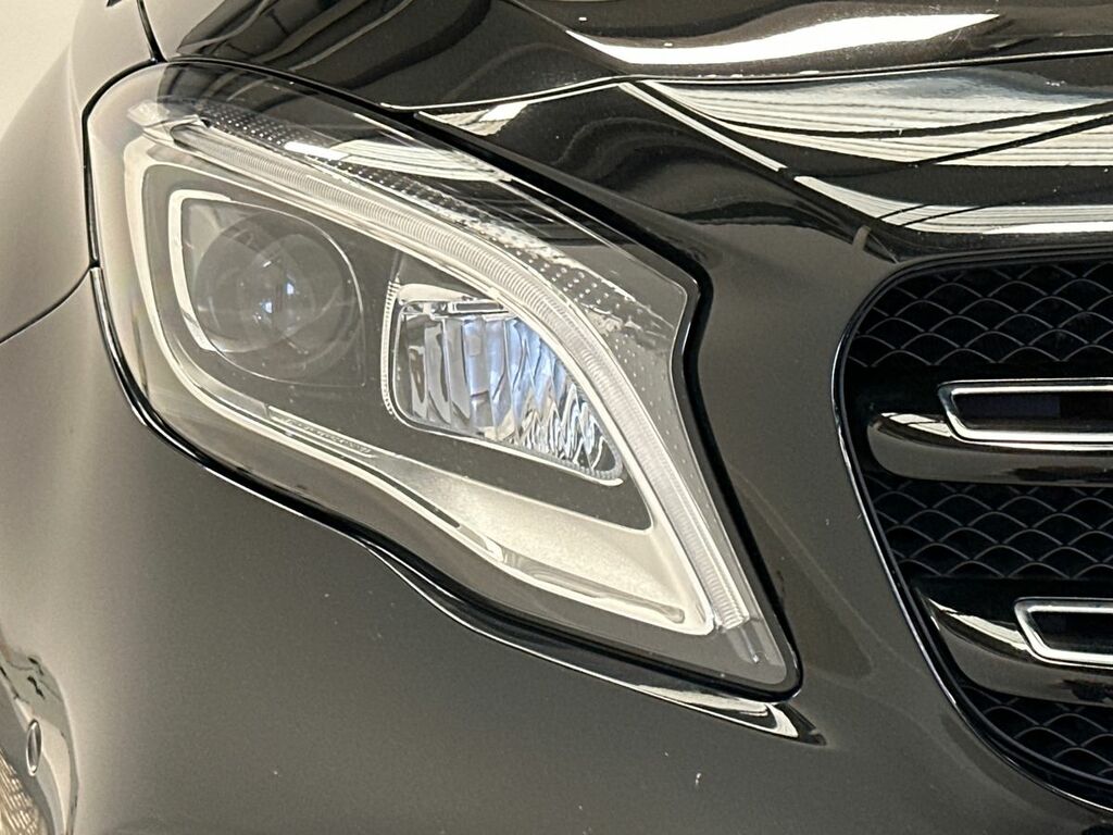 Mercedes-Benz GLA Class 220D 4Matic Amg Line Prem Plus 2017 Red #7