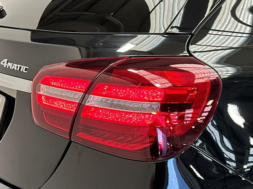 Mercedes-Benz GLA Class 220D 4Matic Amg Line Prem Plus 2017 Red #24