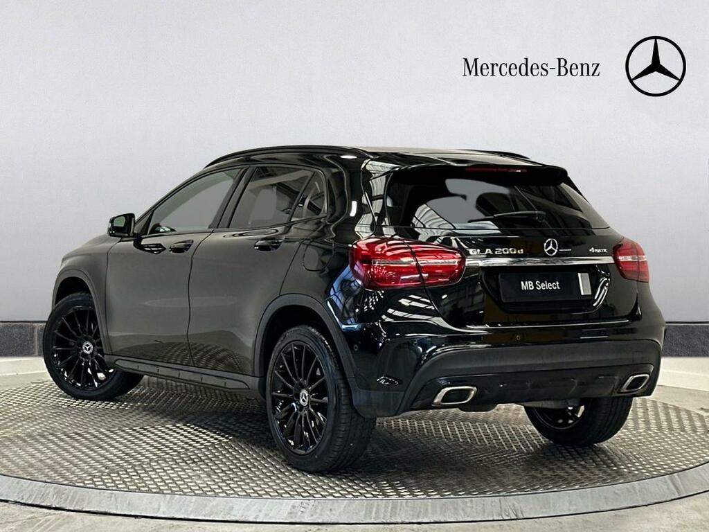Mercedes-Benz GLA Class 220D 4Matic Amg Line Prem Plus 2017 Red #2