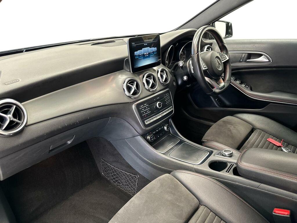 Mercedes-Benz GLA Class 220D 4Matic Amg Line Prem Plus 2017 Red #3