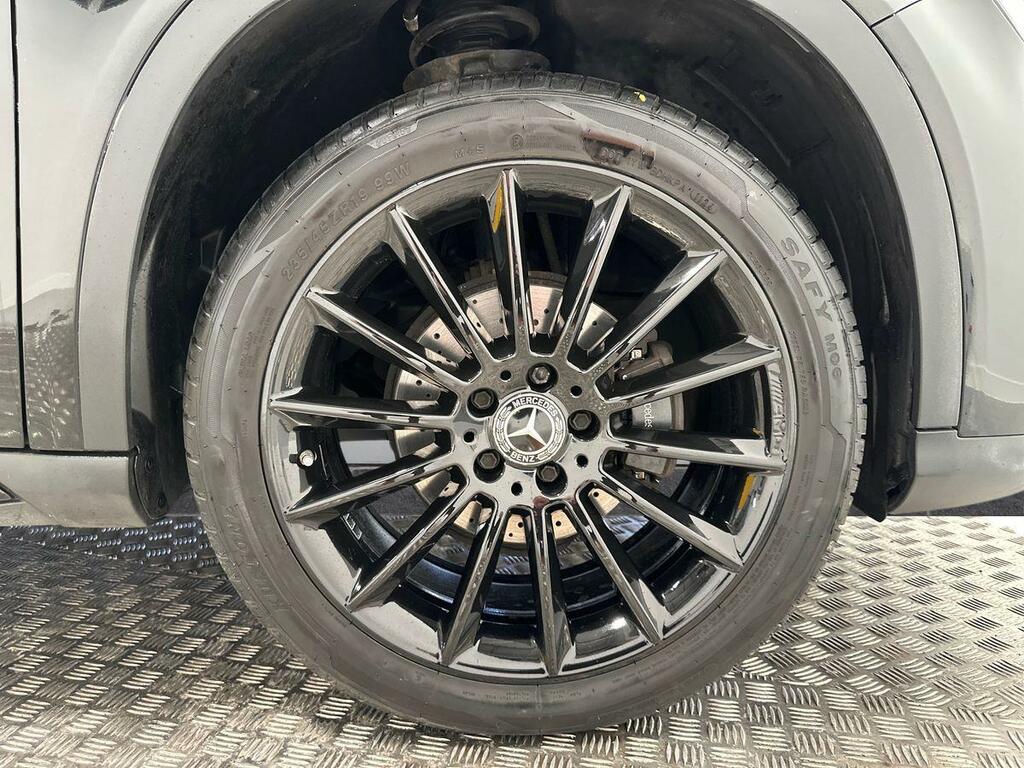 Mercedes-Benz GLA Class 220D 4Matic Amg Line Prem Plus 2017 Red #6