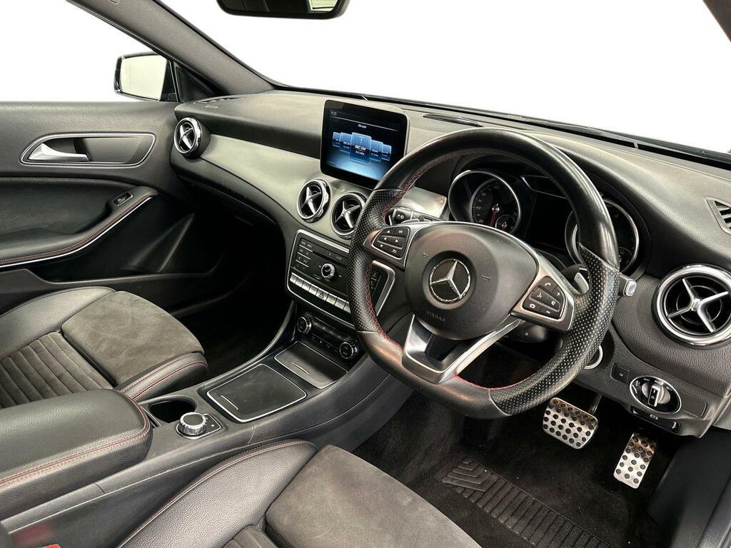 Mercedes-Benz GLA Class 220D 4Matic Amg Line Prem Plus 2017 Red #14