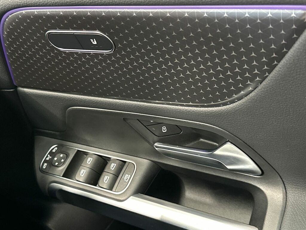 Mercedes-Benz EQB Suv Black #36