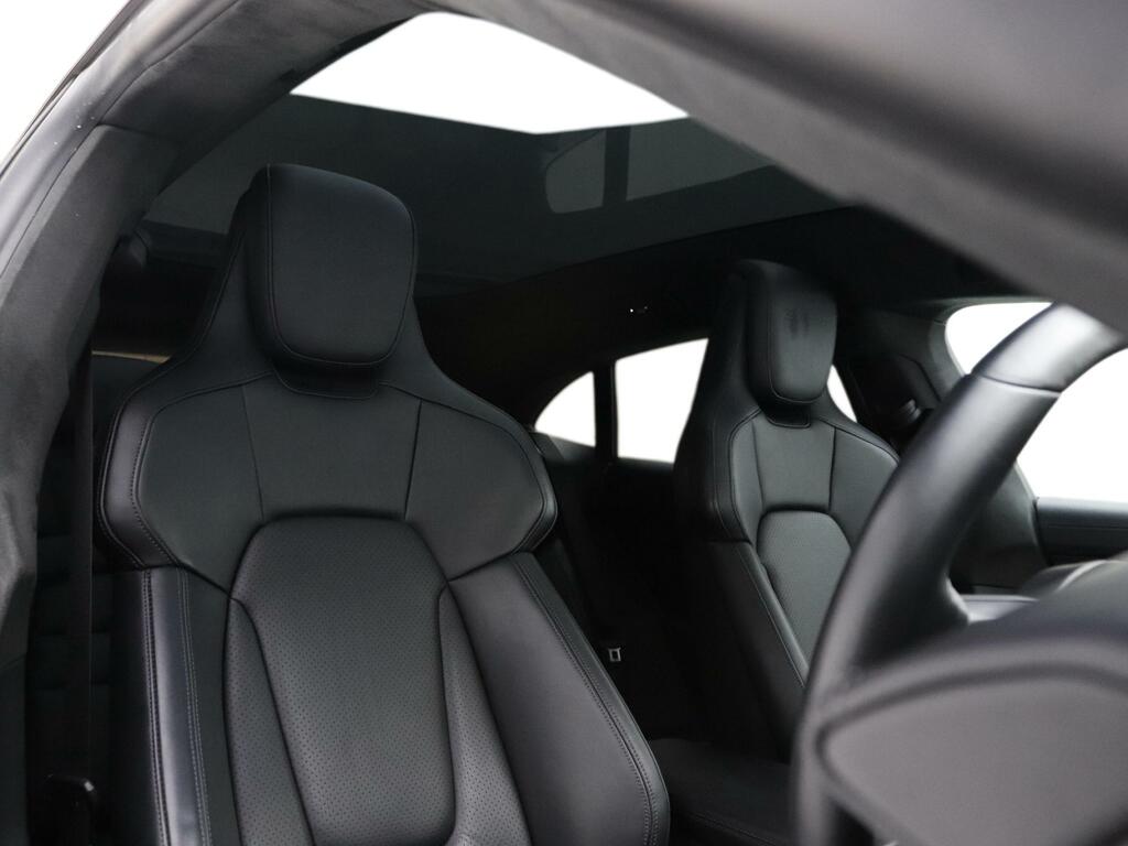 Porsche Taycan Performance Plus 93.4Kwh Gts Blue #14