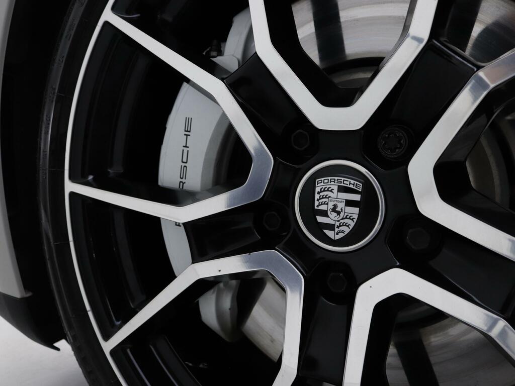 Porsche Taycan Performance Plus 93.4Kwh Gts Blue #31