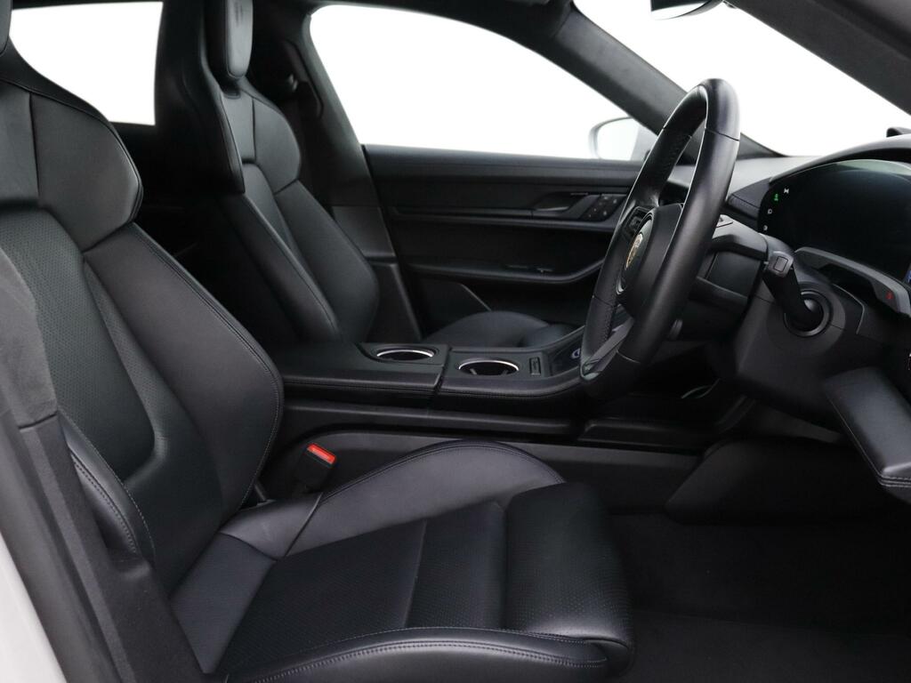 Porsche Taycan Performance Plus 93.4Kwh Gts Blue #10