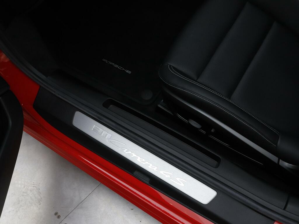 Porsche 911 Carrera 992 II Silver #24