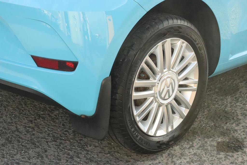 Volkswagen Up 2016 1.0L Move Up 59 Bhp White #20