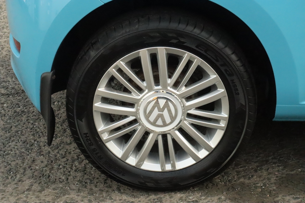 Volkswagen Up 2016 1.0L Move Up 59 Bhp White #26