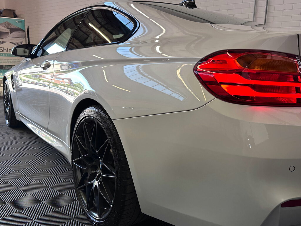 BMW M4 Automatic White #18