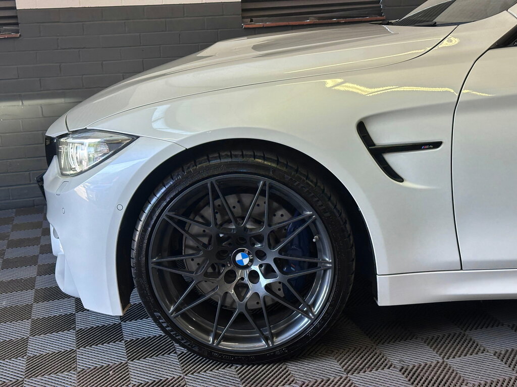 BMW M4 Automatic White #24