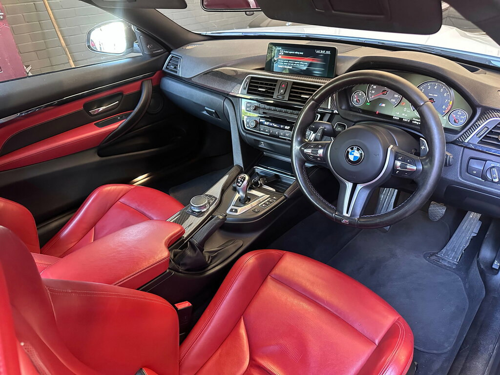 BMW M4 Automatic White #42