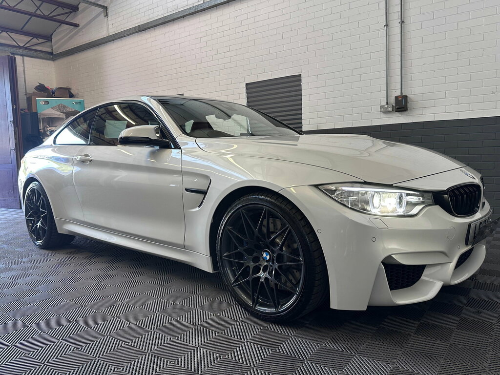 BMW M4 Automatic White #33