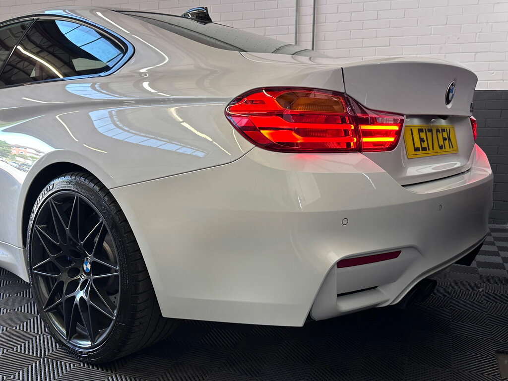 BMW M4 Automatic White #17