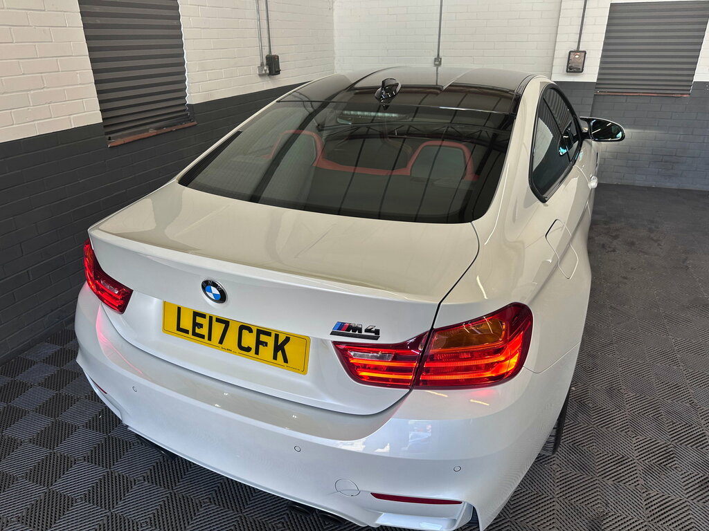 BMW M4 Automatic White #37