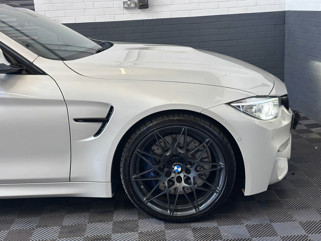 BMW M4 Automatic White #32