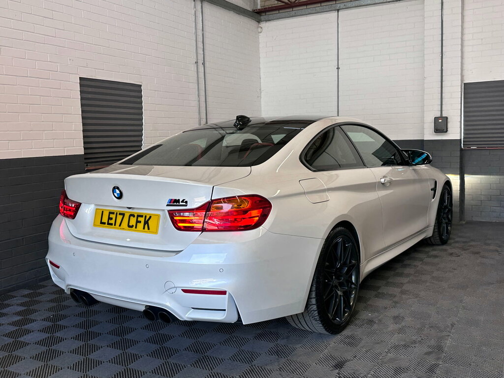 BMW M4 Automatic White #29