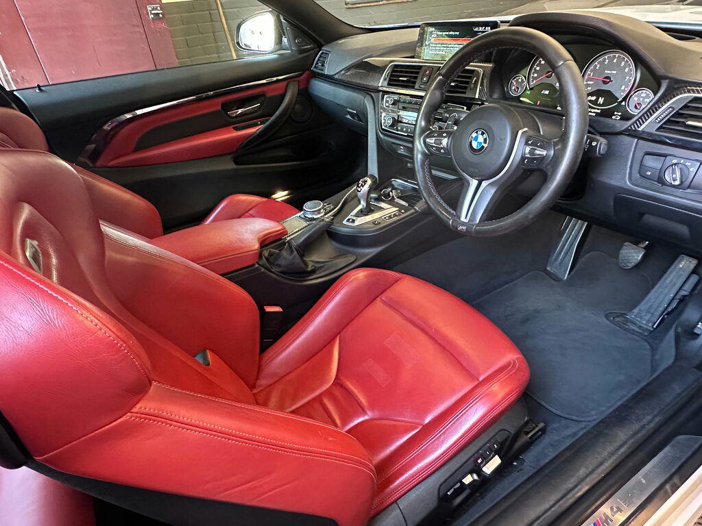 BMW M4 Automatic White #44