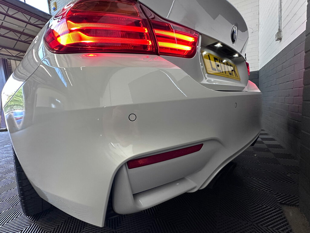 BMW M4 Automatic White #25