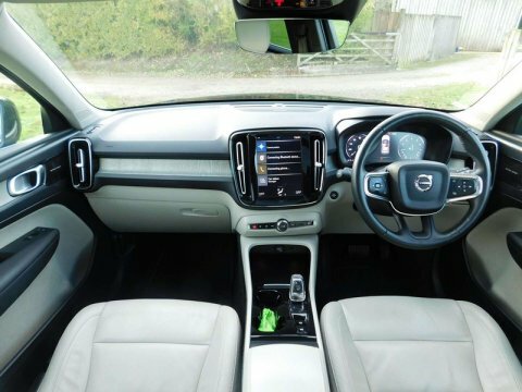 Volvo XC40 2.0 T4 Inscription Black #3