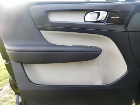 Volvo XC40 2.0 T4 R-design Grey #36