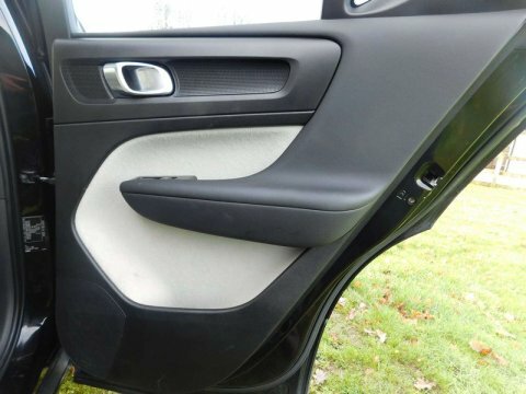 Volvo XC40 2.0 T4 R-design Grey #28