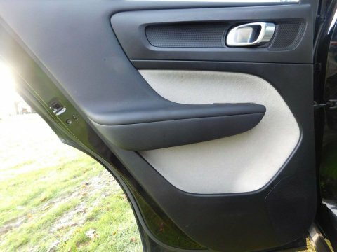 Volvo XC40 2.0 T4 R-design Grey #34
