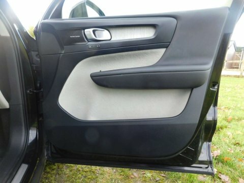 Volvo XC40 2.0 T4 R-design Grey #38
