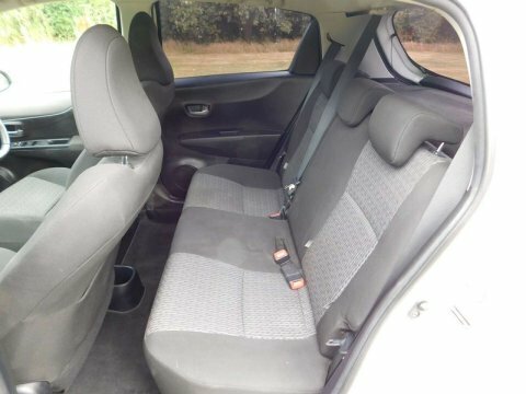 Toyota Yaris Icon Plus White #14