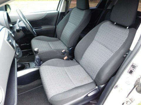 Toyota Yaris Icon Plus White #13