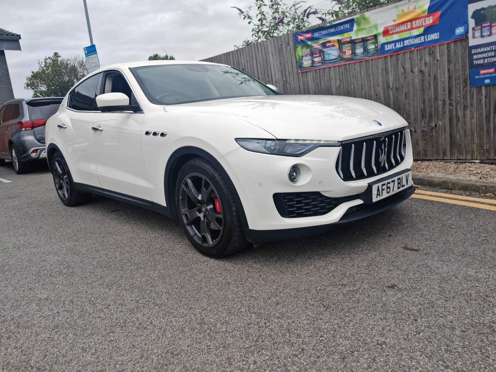 Maserati Levante 3.0 D V6 White #2