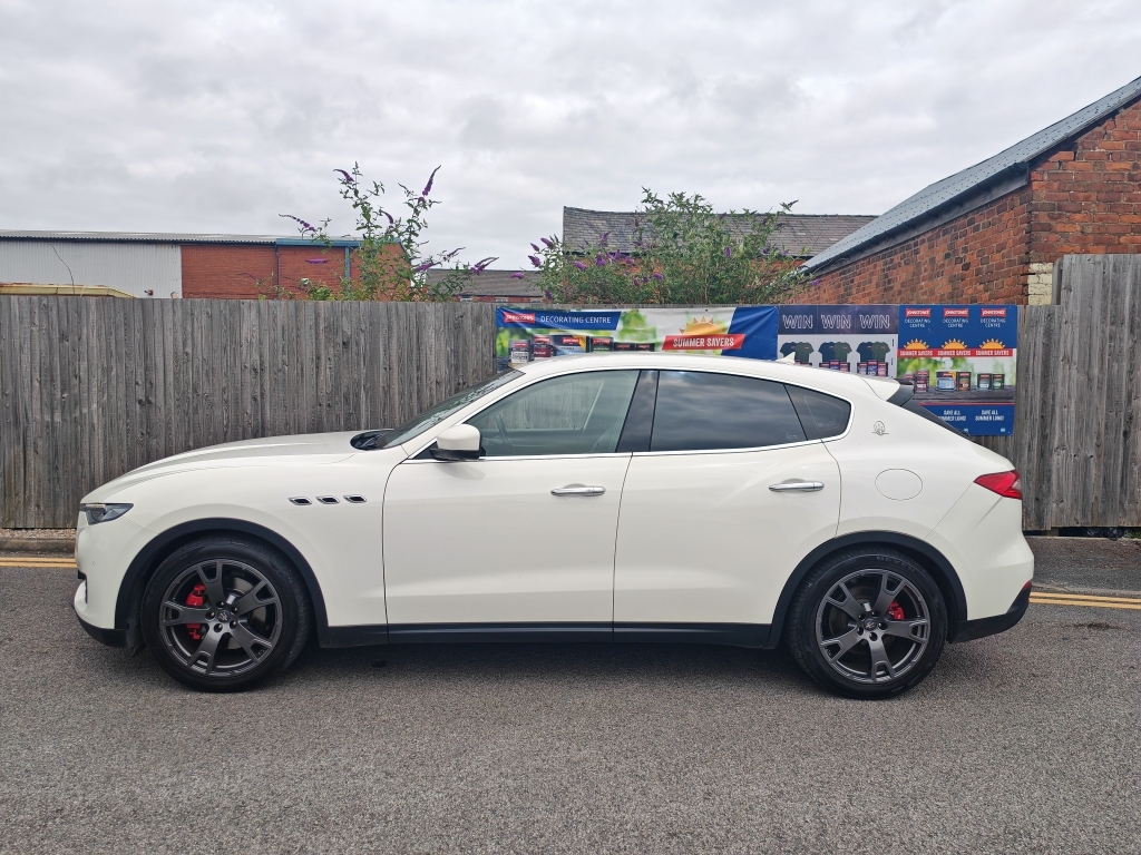 Maserati Levante 3.0 D V6 White #6