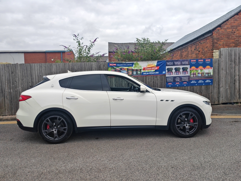 Maserati Levante 3.0 D V6 White #5