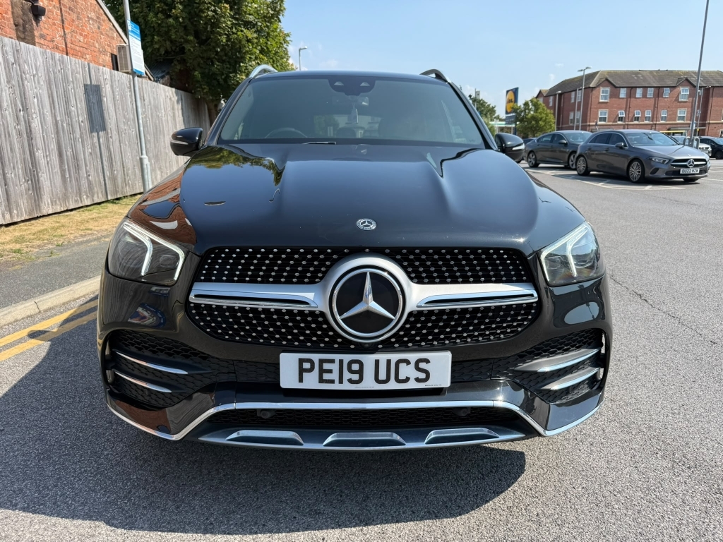 Mercedes-Benz GLE Class 2.0 Gle 300 D 4Matic Amg Line Premium Black #3