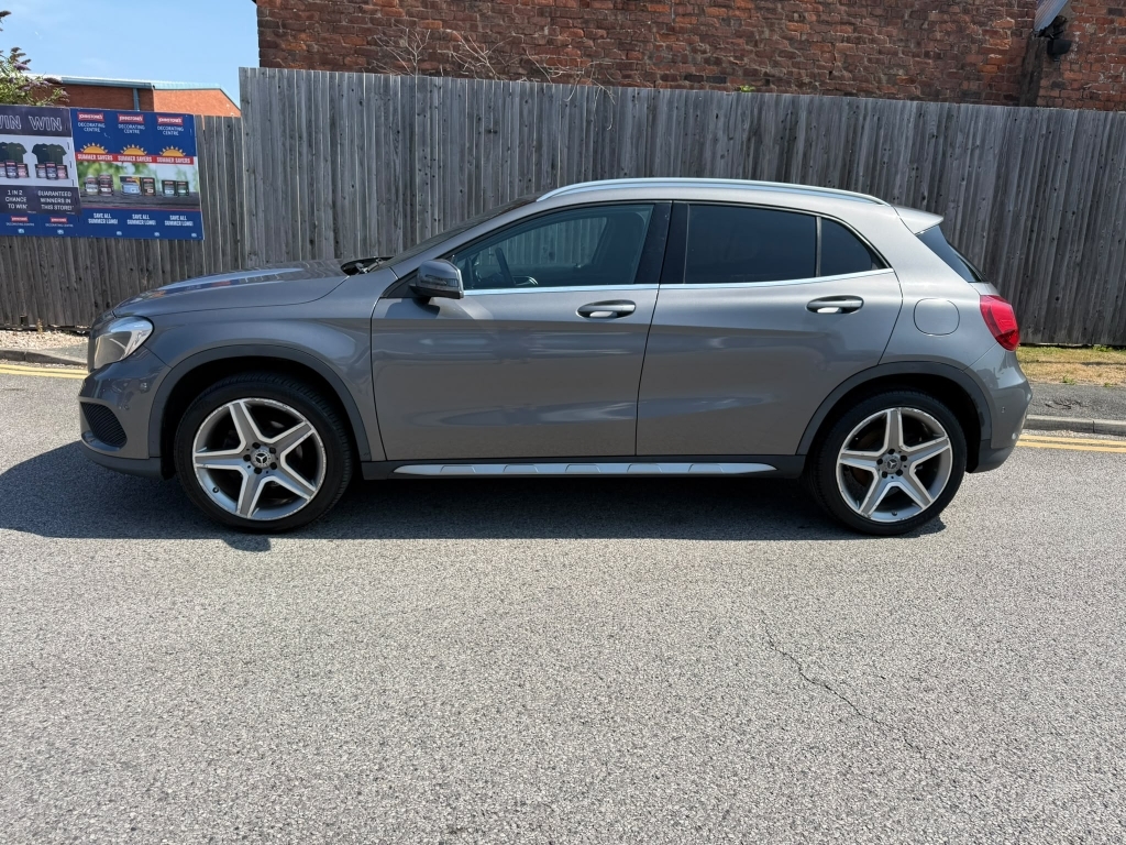 Mercedes-Benz GLA Class Suv Black #6