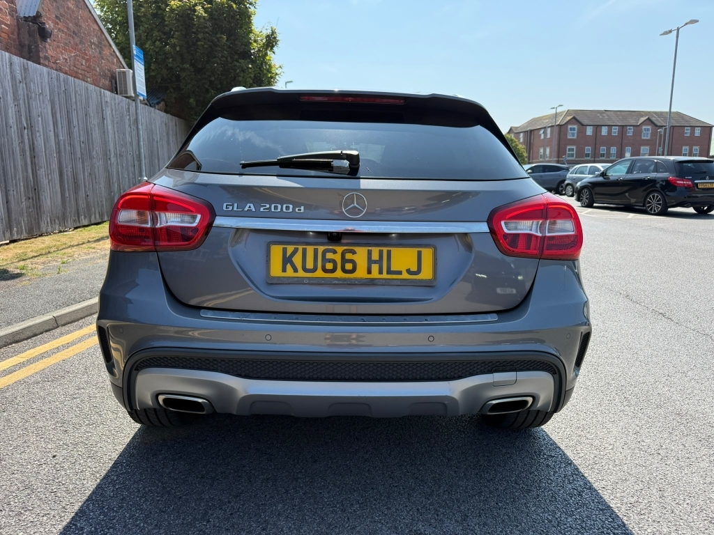 Mercedes-Benz GLA Class Suv Black #8